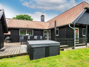 Homely Holiday Home in Juelsminde with Sauna